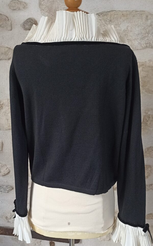 Anna Molinari Queen’s Ruff Collar Sweater