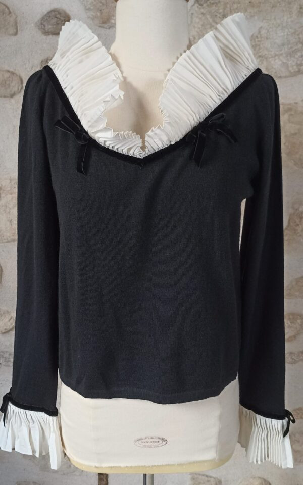 Anna Molinari Queen’s Ruff Collar Sweater