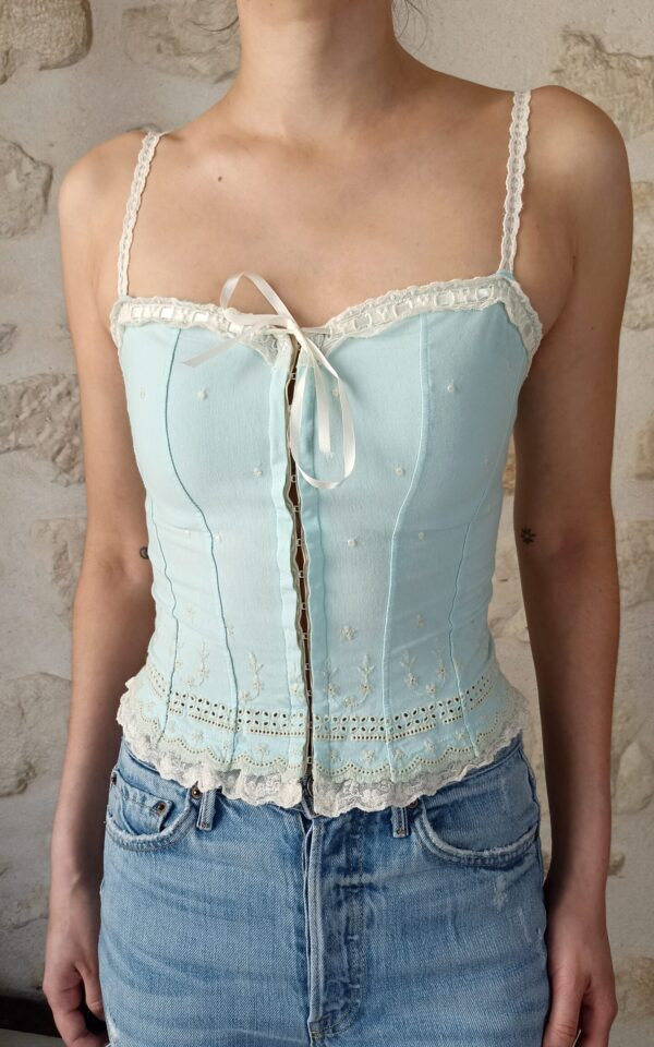Anti-flirt Lace and Embroidered Corset
