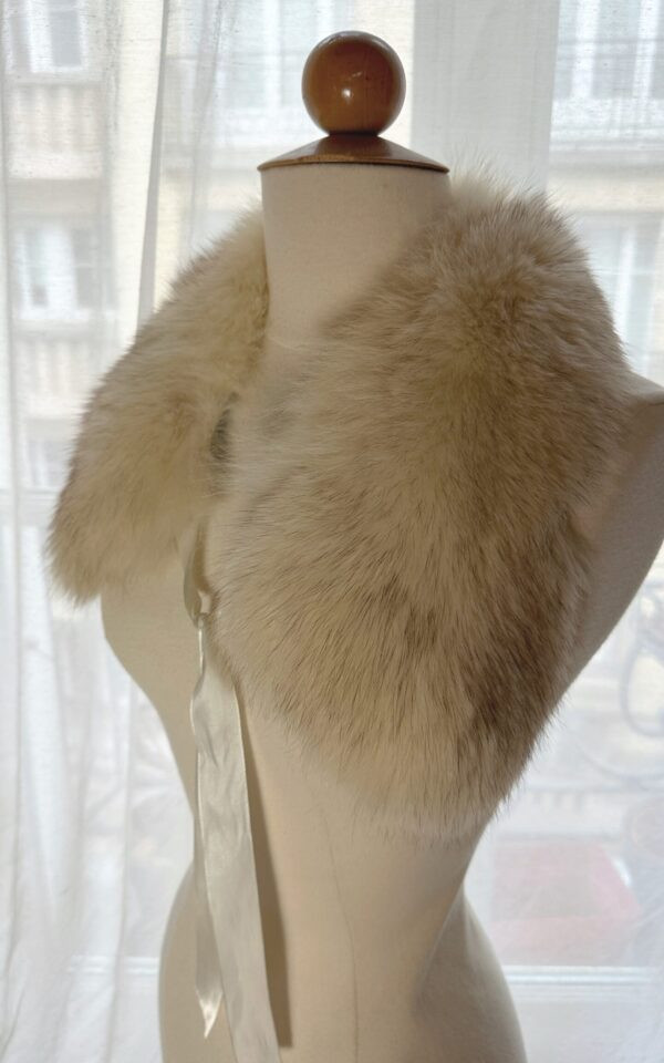 Vintage Ivory Fur Collar