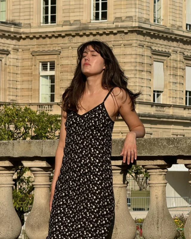 Last rays of summer ☀️ 
New fall pieces landing soon on the site. 

#parisstyle #parisianvibes #vintagedesigner #parisianstyle #jardinluxembourg