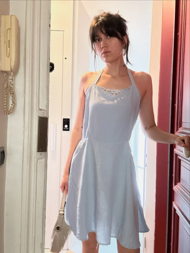 This perfect baby blue linen dress will be available this Sunday 🦋

#vintageclothingparis #frenchgirlstyle #bardotbrush #bardot #janebirkinstyle #brigittebardotstyle #frenchgirlaesthetic