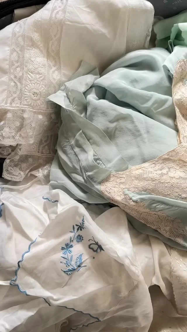 Fresh new vintage sourced in Rome 💝

#silknightwear #frenchgirlaesthetic #parisianvibe