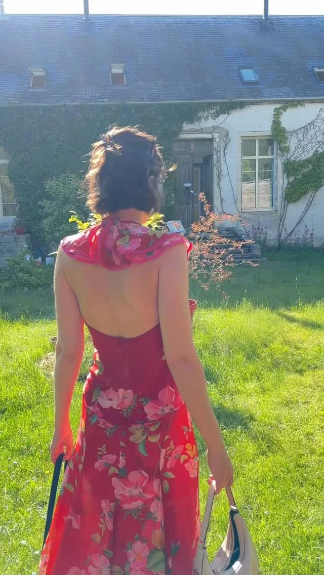 New vintage landing this Sunday 🌹

#frenchgirlaesthetic #vintagedesigner #frenchgirlstyle #vintageblumarine #vintagerunway