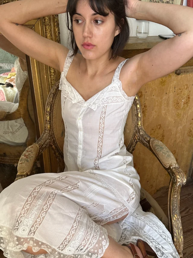 See you on Sunday 🌹

#antiquedress #edwardianfashion #valencienneslace #frenchgirlstyle